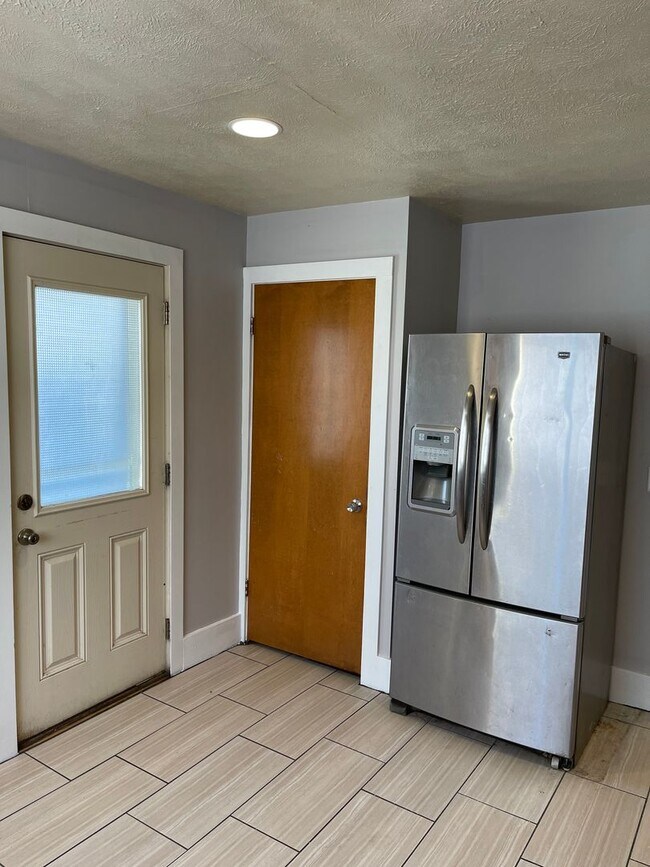 Building Photo - Florence/Minne Lusa 4 bed 2 bath house 160...