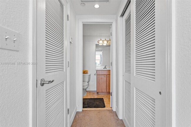 Building Photo - 401 69th St