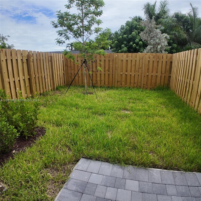 Building Photo - 35761 SW 178th Ct