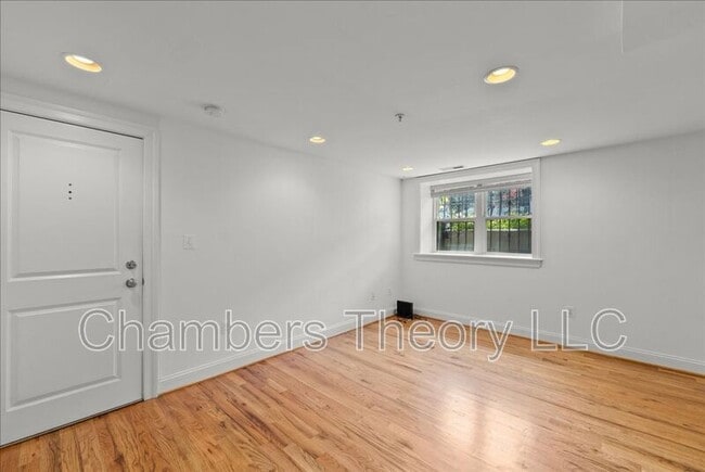 Building Photo - 739 Newton Pl NW