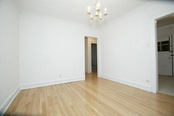 Living Room - 4151-57 W Cullom