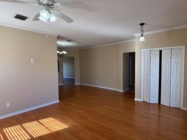 Building Photo - 3421 Cherry Ridge Rd