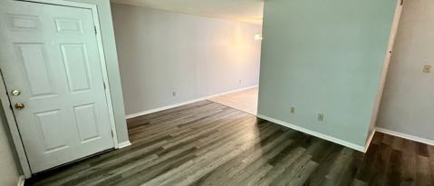 Building Photo - 2114 Hollyhill Rd