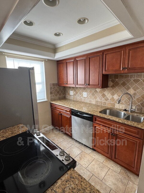 Building Photo - 8207 Sawyer Brown Rd