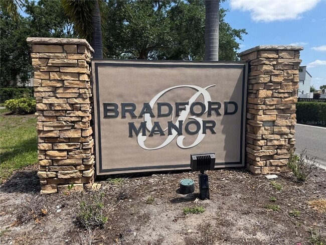 Building Photo - 1390 Grantham Dr