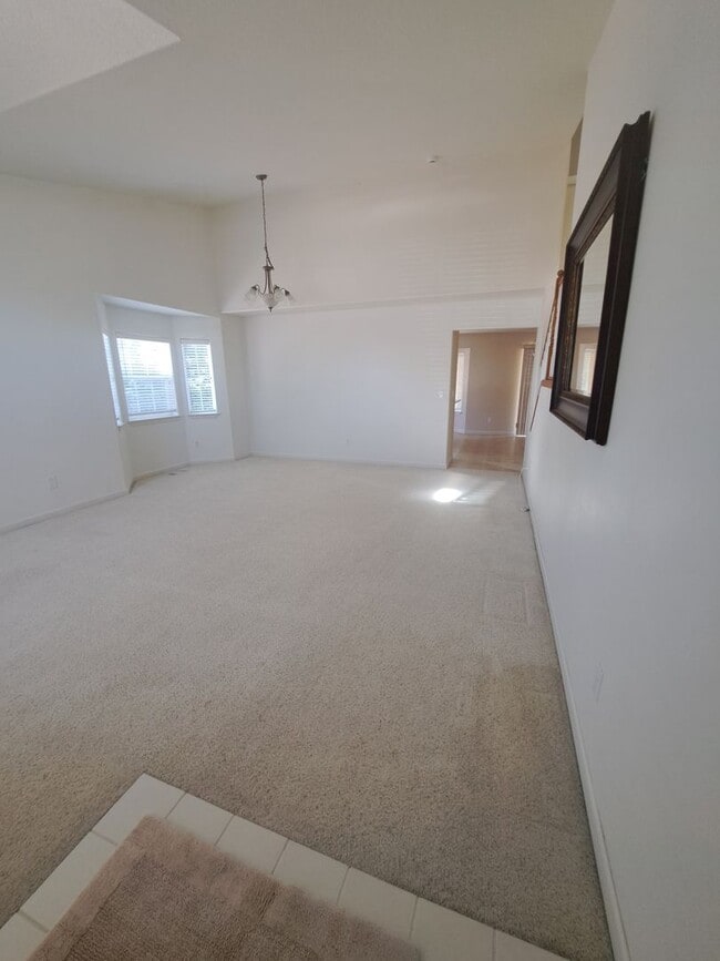 Building Photo - Beautiful setting 4 bedroom A/C Available Now