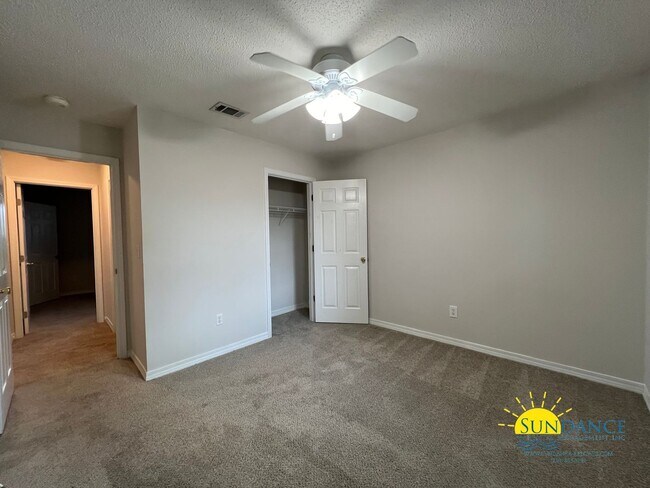 Building Photo - 223 Westview Dr