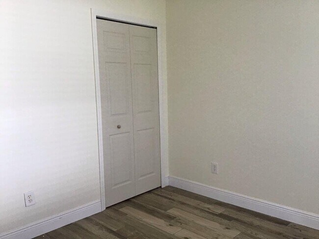 Building Photo - 176 Dahlia Village Cir