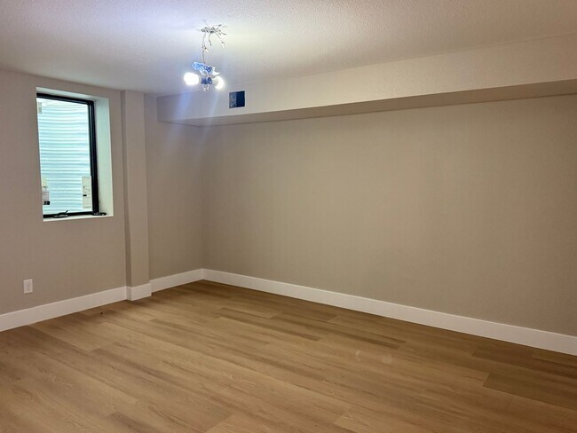 Building Photo - Italian Estates Property Management