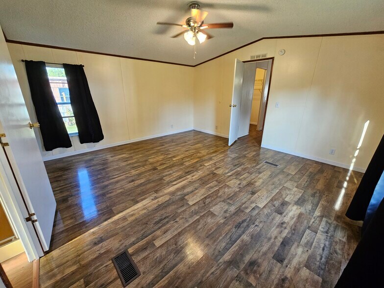 Building Photo - 607 Tater Peeler Rd