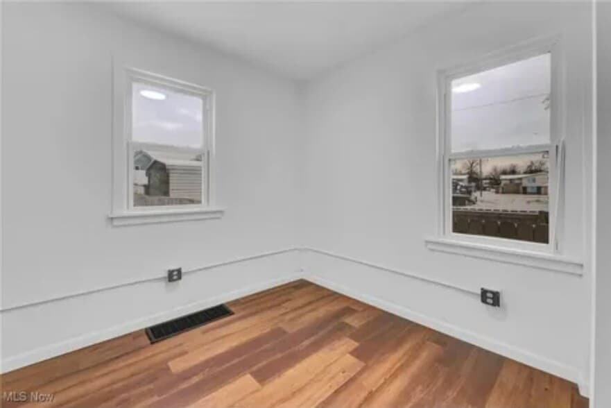 Building Photo - 1504 14th St SE