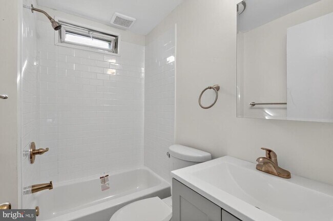 Building Photo - 2343 E Huntingdon St