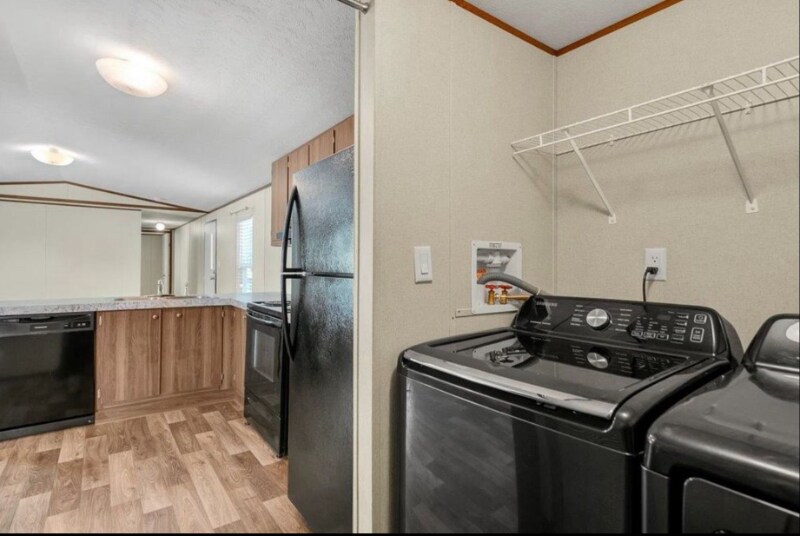 Building Photo - 2355 Indian Hill Dr