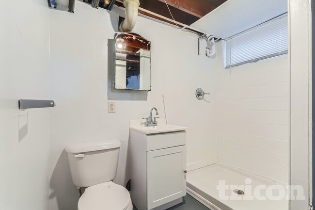 Building Photo - 906 Cherokee Ave