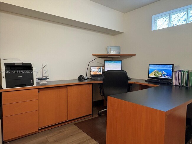Building Photo - 6610 SW 104th Ct