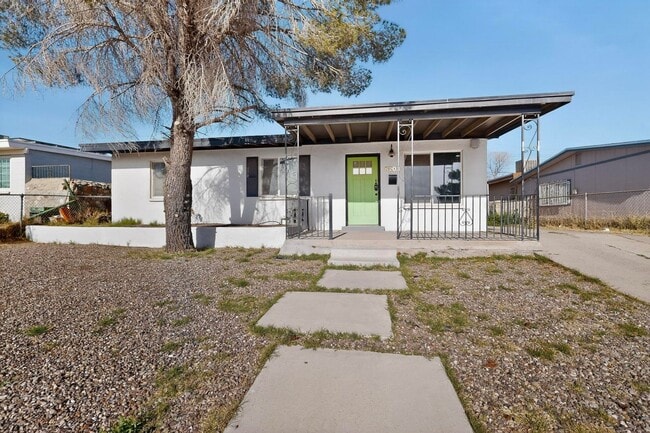 Building Photo - Charming 3 bedroom, 1 bath home in Central East El Paso!
