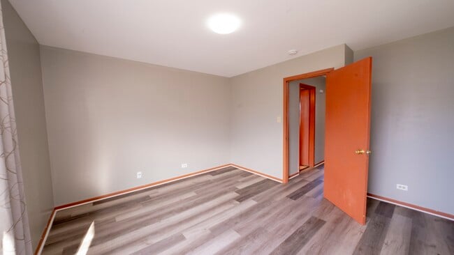 Building Photo - 363 Meadow Green Ln