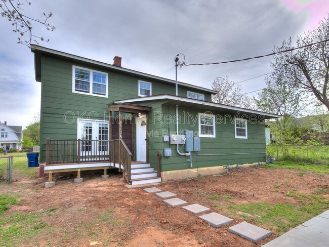 Building Photo - 1812 W Noble Ave