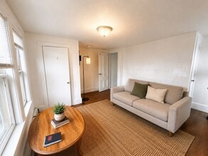 Building Photo - 40 Seafoam Ave