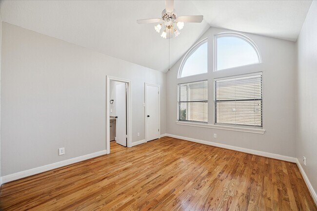 Building Photo - 1524 Nantucket Dr