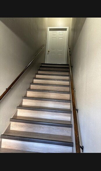 Building Photo - 110 W Park St