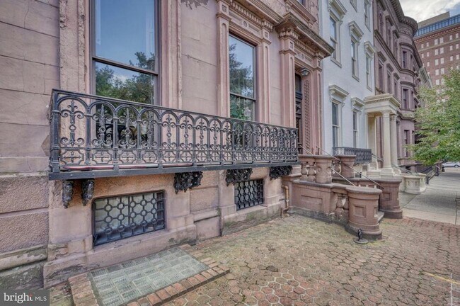 Building Photo - 3 W Mt Vernon Pl