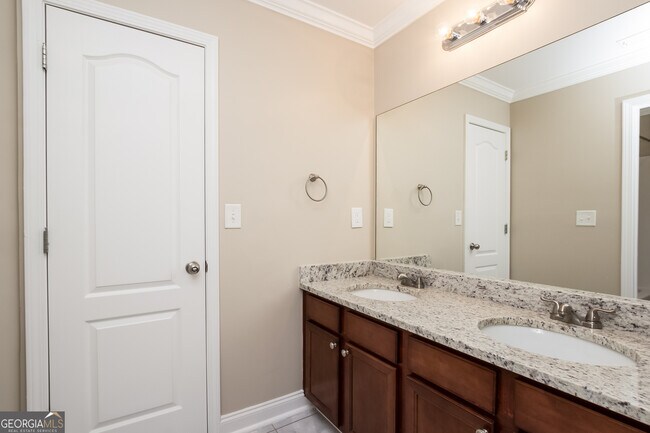 Building Photo - 4129 Eldon Dr