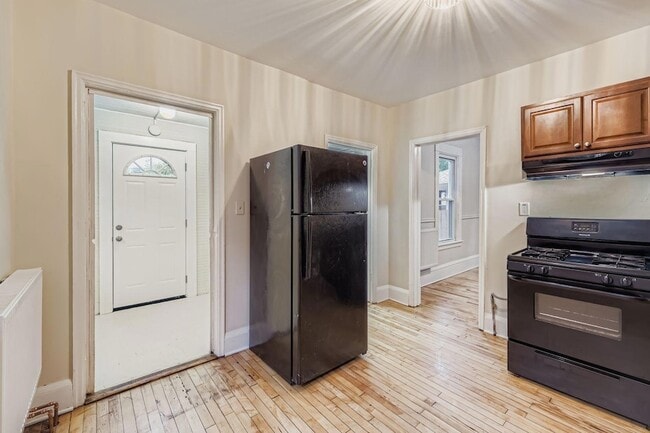 Building Photo - 2939 Russell Ave N