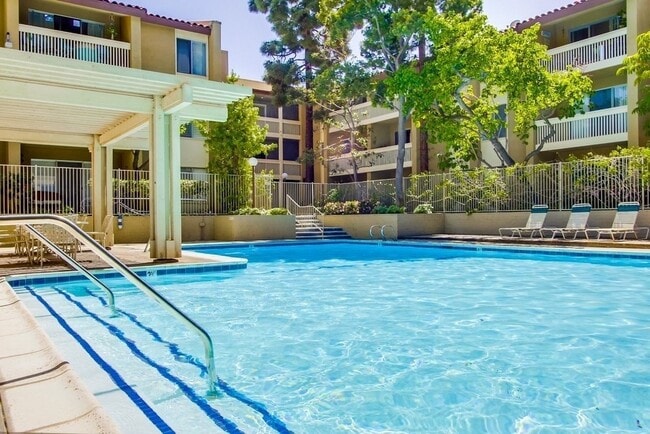 Building Photo - Upgraded One Bedroom Condo in Pacific Beach!