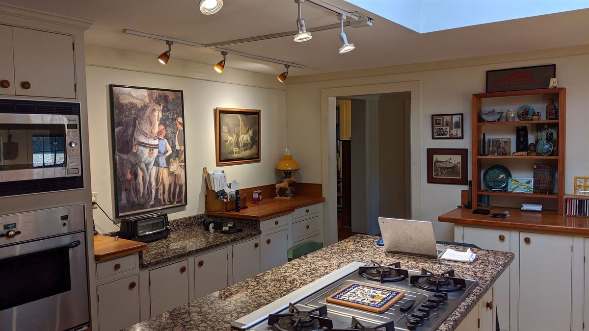 Building Photo - 266 North Haverhill