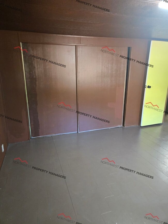 Building Photo - STATUS: AVAILABLE | R51 | $1895 + $100 for...