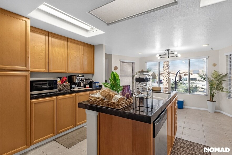 Building Photo - 16460 Ave Gracia