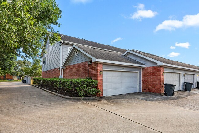 Building Photo - 7947 Knight Rd