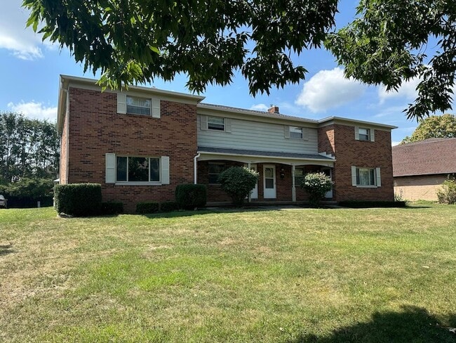 Primary Photo - 4867 Dierker Rd