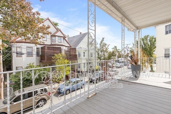 Building Photo - 18 Bailey St