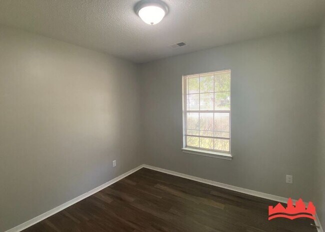 Building Photo - 3645 Carroll Dr