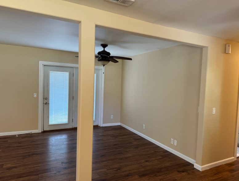Building Photo - 1011 Cornell Dr