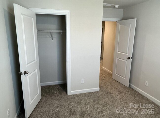 Building Photo - 3703 Backwater St