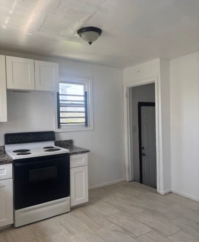 Building Photo - 3295 Monterey St
