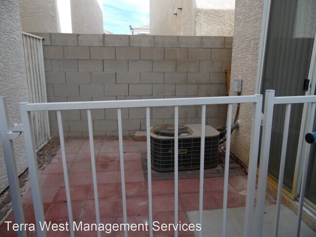Building Photo - 2 br, 1.5 bath House - 9972 Delicate Dew S...