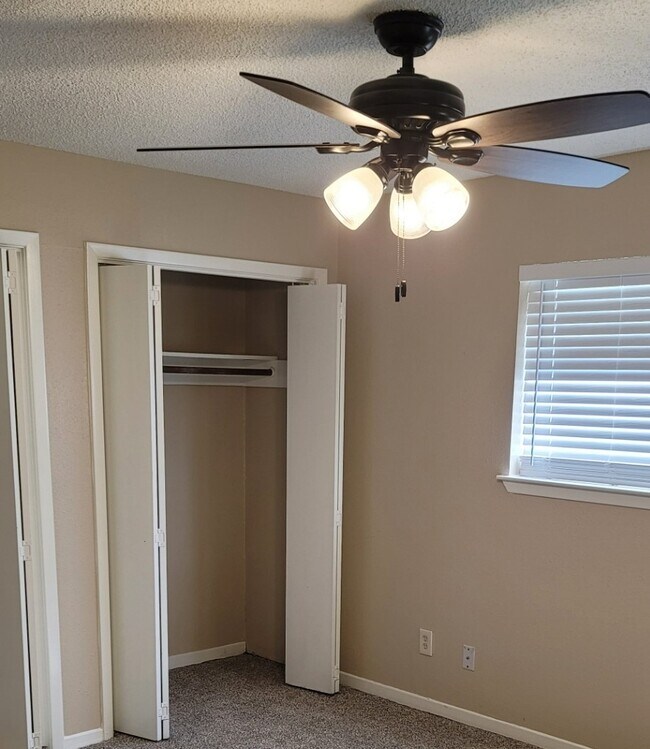 Building Photo - 11001 Sherry Ln