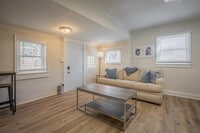 Building Photo - 840 Bobbin Mill Rd