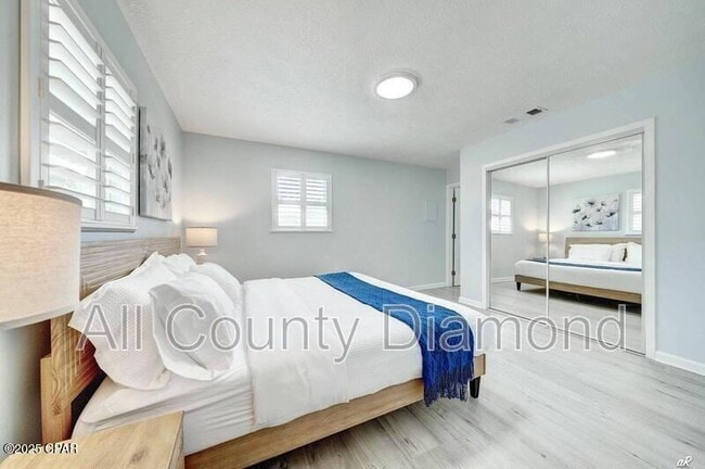 Building Photo - 7308 Sunset Ave