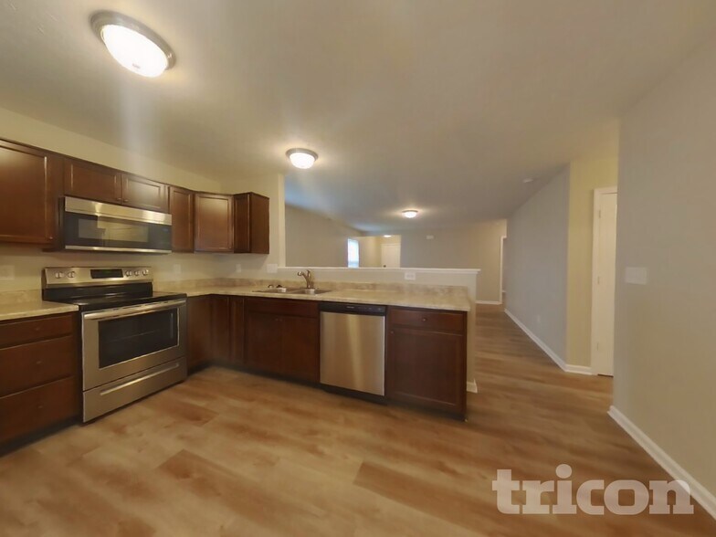 Building Photo - 6353 Avacado Dr