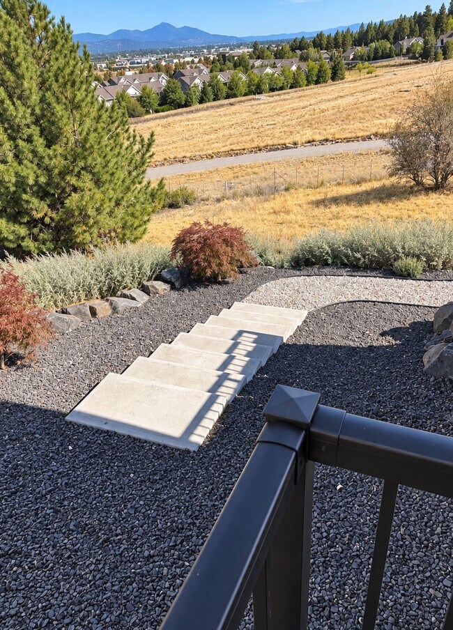 Building Photo - Liberty Lake Vue