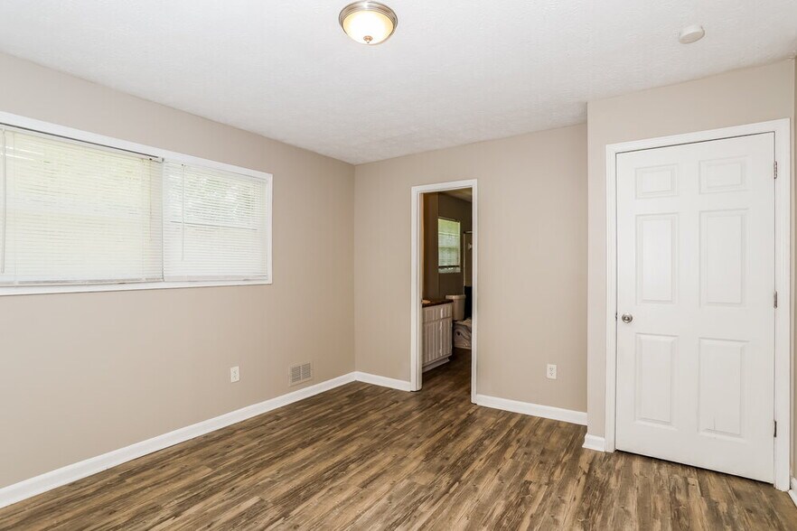 Building Photo - 2654 Luke Dr