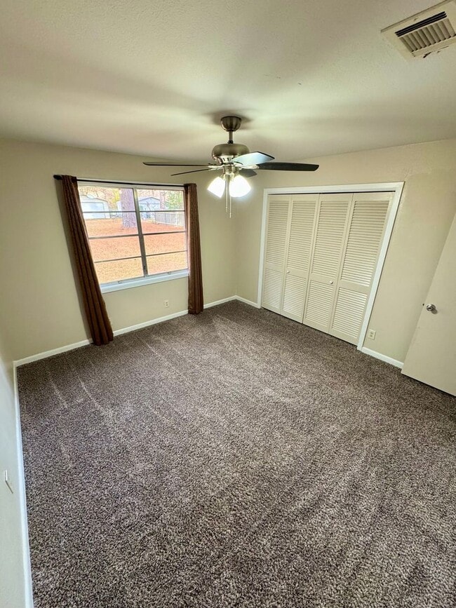 Building Photo - Cross Lake