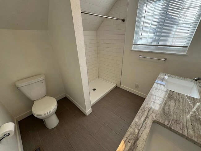 Building Photo - 1186 Rosemary St