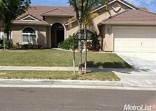 Building Photo - Beautiful 3 bedroom and 2 bath home ready for move in.