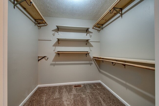 Building Photo - 1110 Berkshire Dr